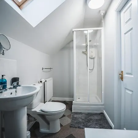 Modern 3 Storey In