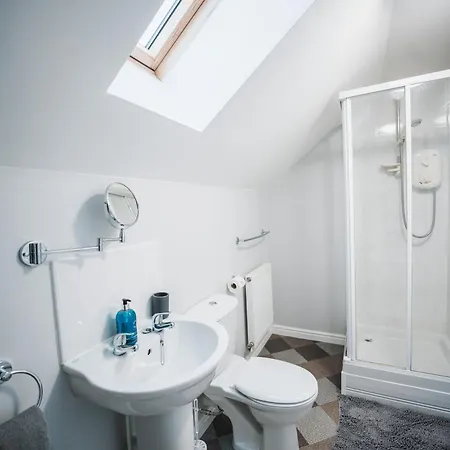 Modern 3 Storey In *