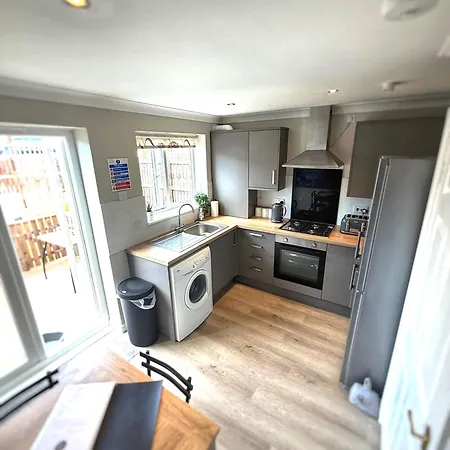Modern 3 Storey In Holiday home